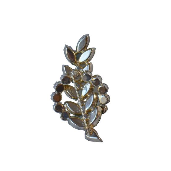 1960s Emerald Green Aurora Borealis Rhinestones Gold Plated Leaf Brooch Pin - Picture 3 of 4